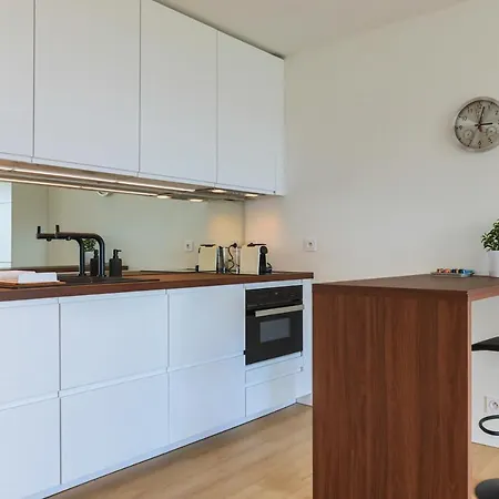 Studio Contemporain, Proche De Monaco Et De La Mer *